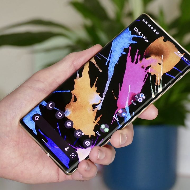 Man holding a Google Pixel 6 Pro.