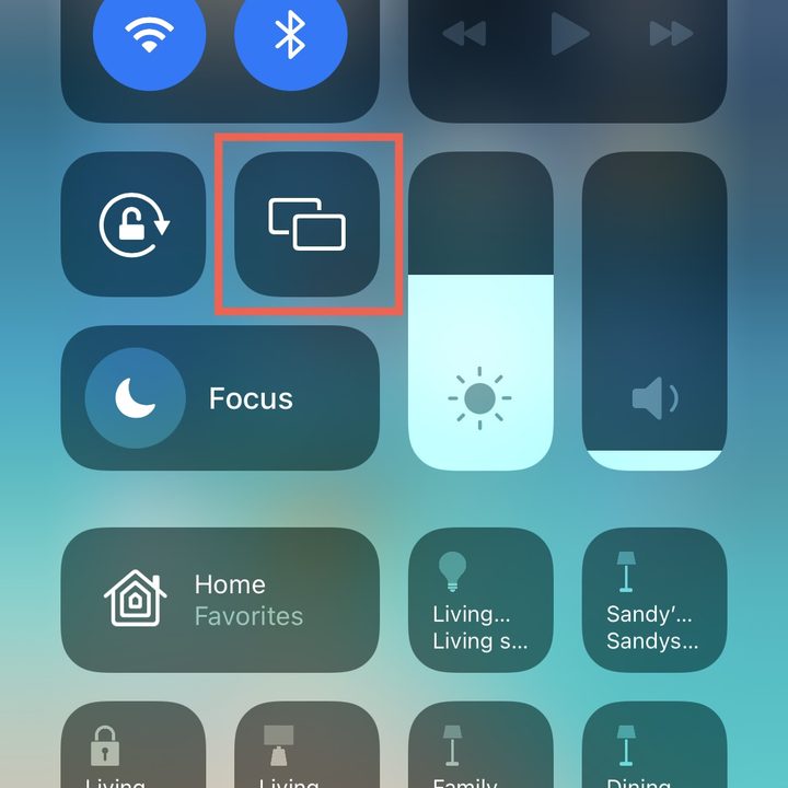 Screen Mirroring in the iPhone Control Center.