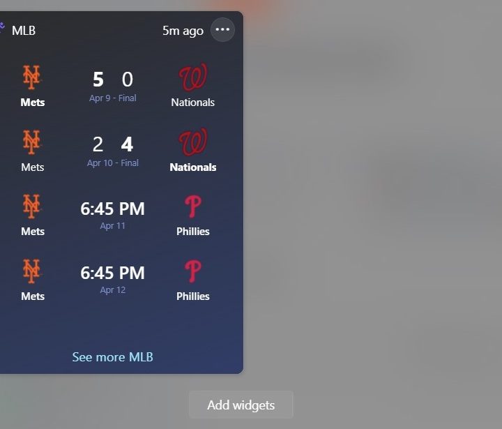 The sports widget showing mets scores.