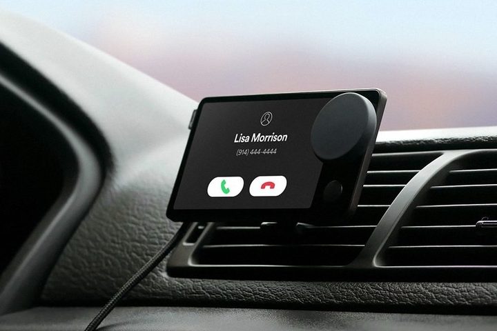 Spotify Car Thing showing an incoming call.