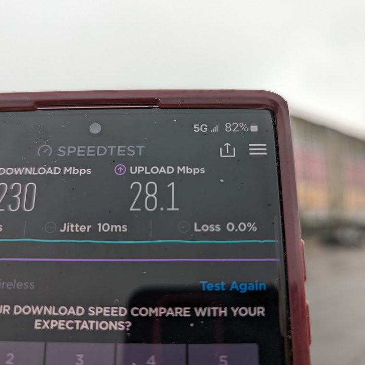 Speedtest results on a Samsung Galaxy S22 Ultra.