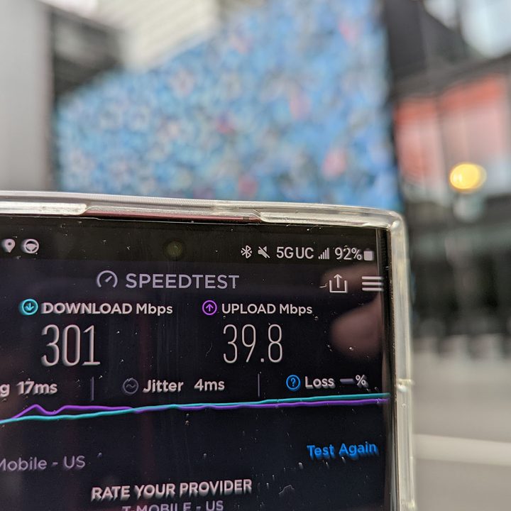 Speedtest results on a Samsung Galaxy S22 Ultra.