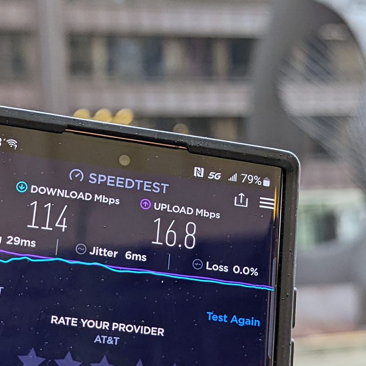Speedtest results on a Samsung Galaxy S22 Ultra.