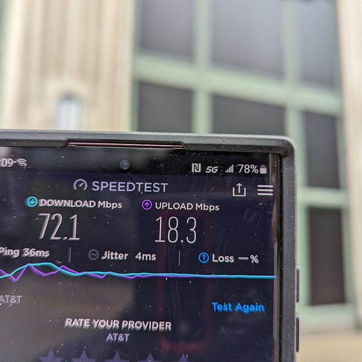 Speedtest results on a Samsung Galaxy S22 Ultra.
