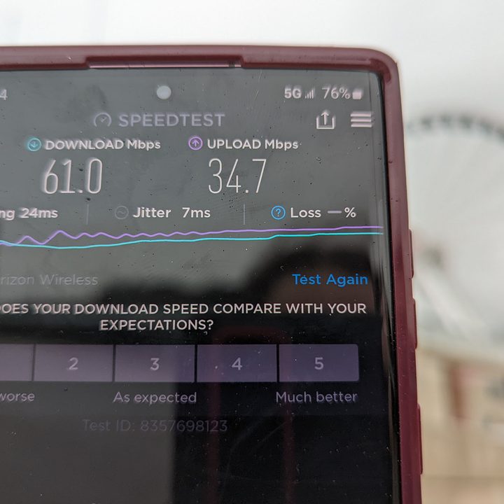 Speedtest results on a Samsung Galaxy S22 Ultra.
