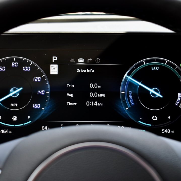 The 2024 Kia Sportage Hybrid's digital instrument cluster.