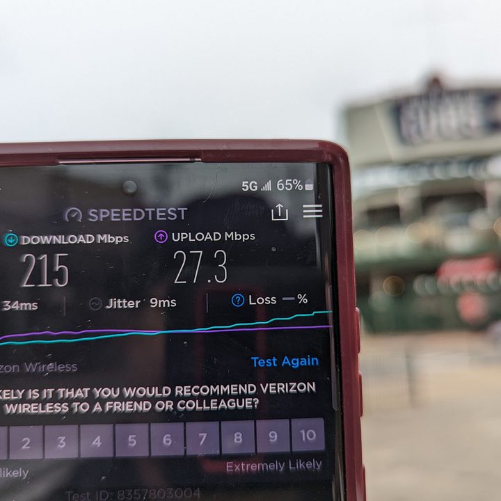 Speedtest results on a Samsung Galaxy S22 Ultra.
