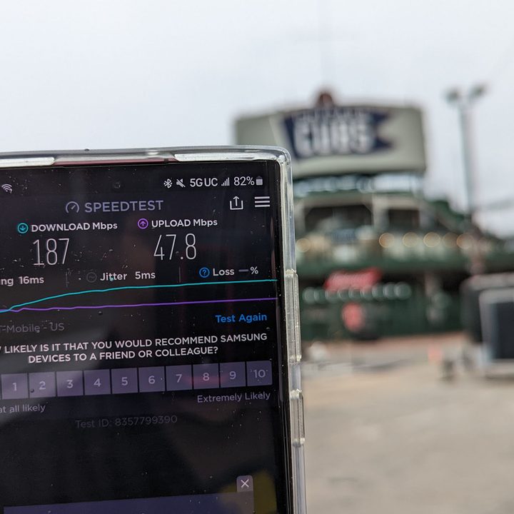 Speedtest results on a Samsung Galaxy S22 Ultra.