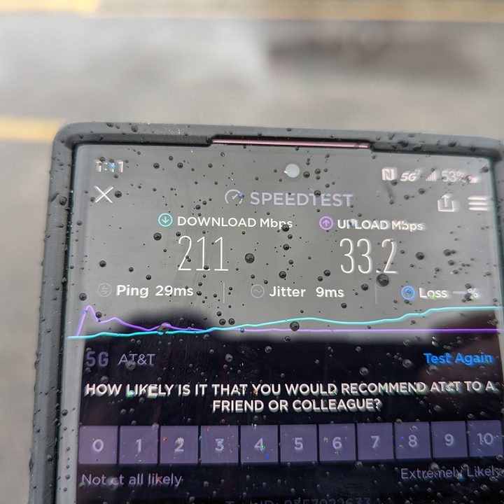 Speedtest results on a Samsung Galaxy S22 Ultra.