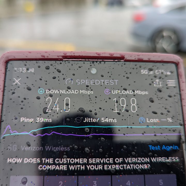 Speedtest results on a Samsung Galaxy S22 Ultra.