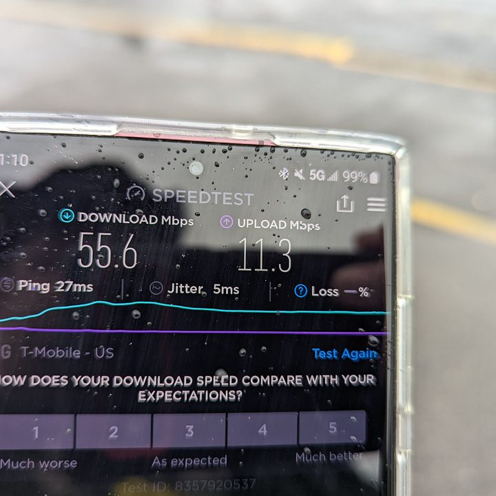 Speedtest results on a Samsung Galaxy S22 Ultra.