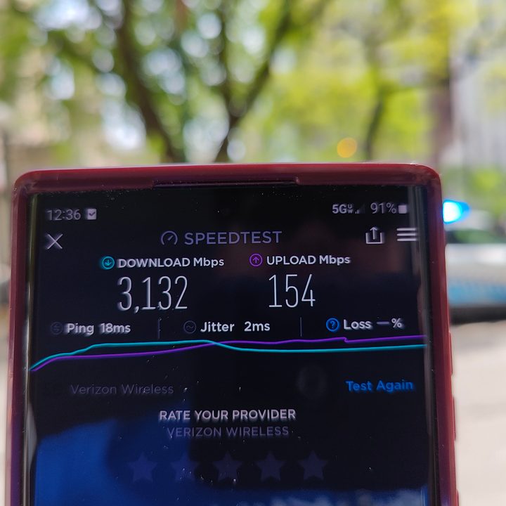 Speedtest results on a Samsung Galaxy S22 Ultra.