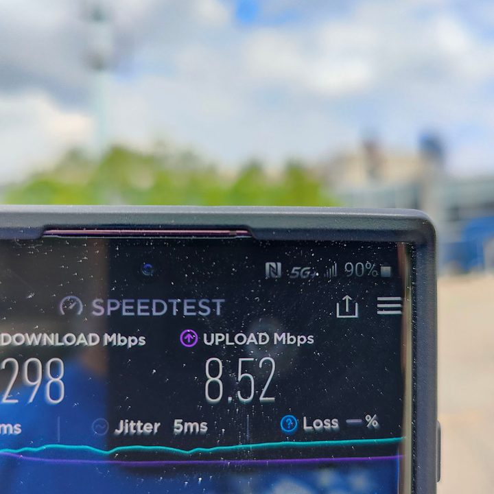 Speedtest results on a Samsung Galaxy S22 Ultra.