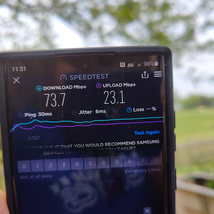 Speedtest results on a Samsung Galaxy S22 Ultra.