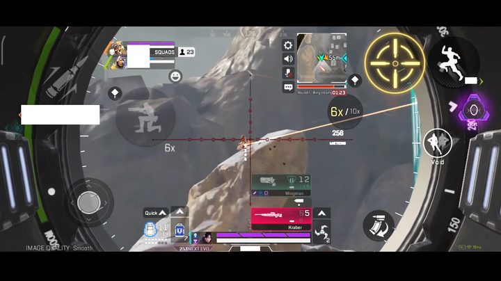 A crosshair lining up on a player.