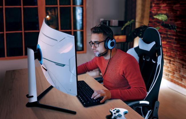 The Samsung Odyssey Neo G8 is now open for reservations ahead of its June 6 availability.