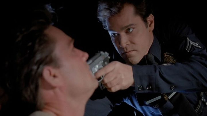 Kurt Russell and Ray Liotta in Unlawful Entry.
