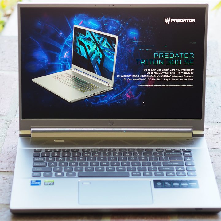 Acer Predator Triton 300 SE 16 front view showing display and keyboard deck.