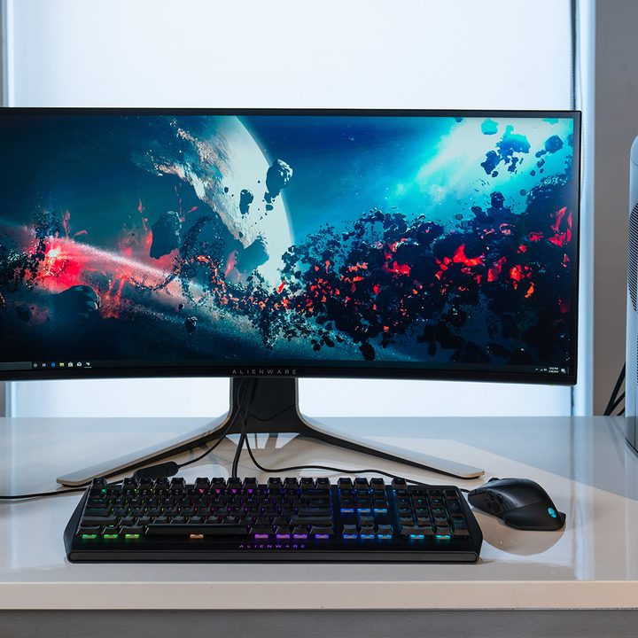 An Alienware + Windows 11 PC gaming setup.