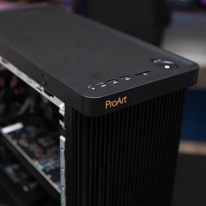 Logo on the Asus ProArt PD5 desktop.
