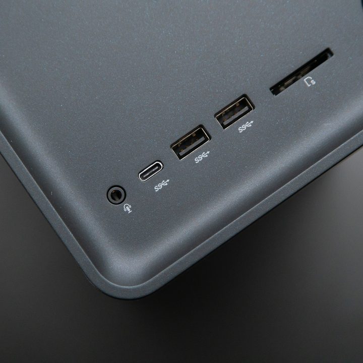 Front panels on the Asus ProArt PD5 desktop.