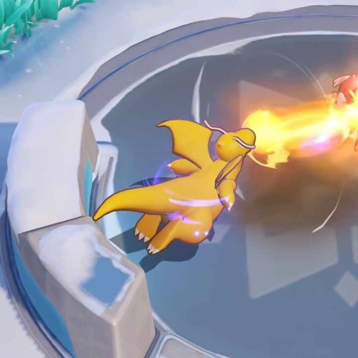 Dragonite attacking opponent in Pokemon Unite.