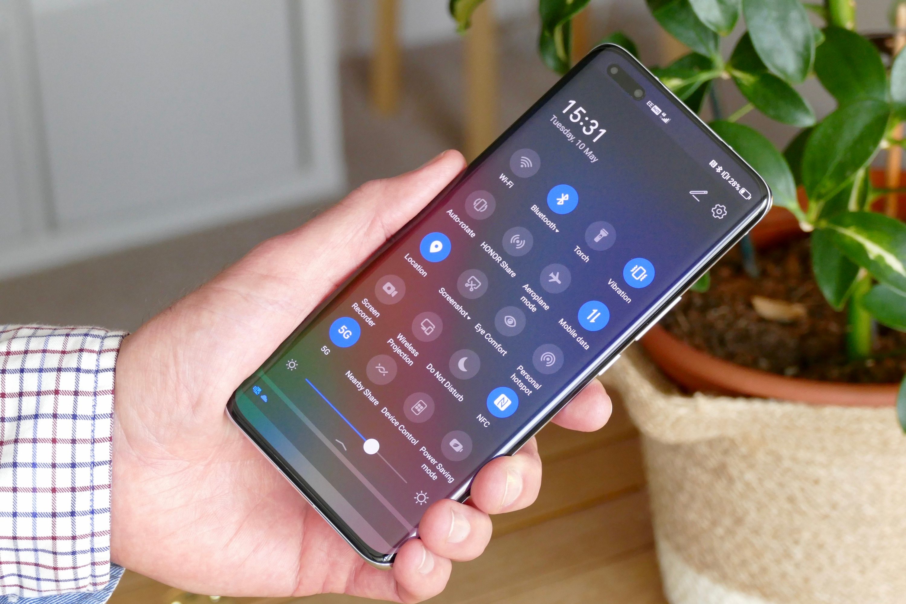 Quick settings page on the Honor Magic4 Pro.