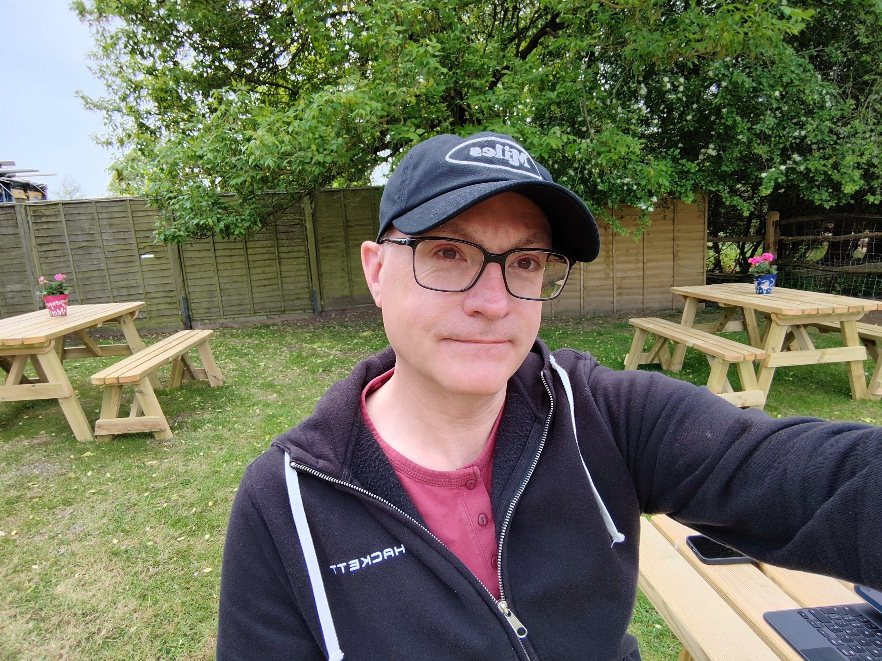 Selfie taken with the Honor Magic4 Pro.