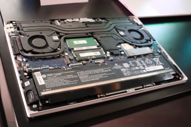 The internals of the HP Omen 16.