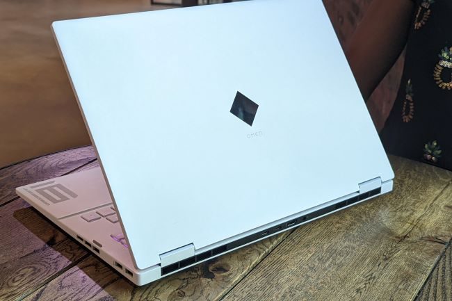 The Intel Core Omen 16 2022 will be available in a ceramic White Color option.