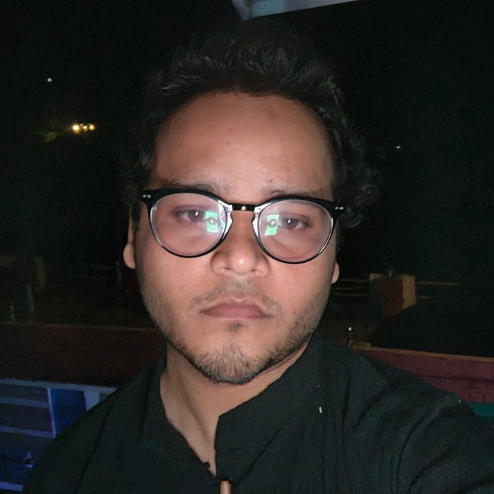 Night Mode selfie sample by OnePlus 10 Pro
