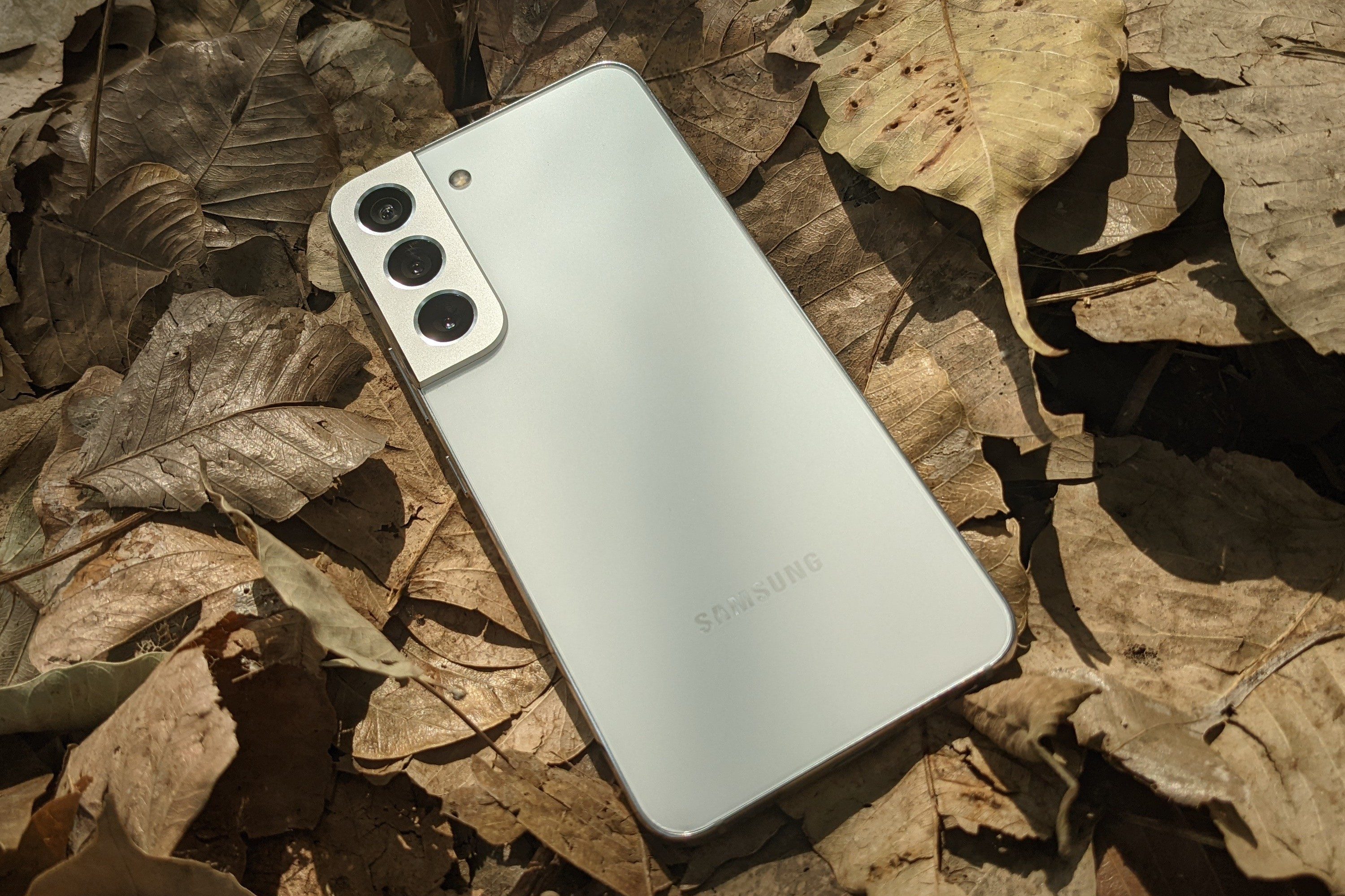 GALAXY s22シルバー Samsung Galaxy S22 review: Sleeper powerhouse - Digital Trends