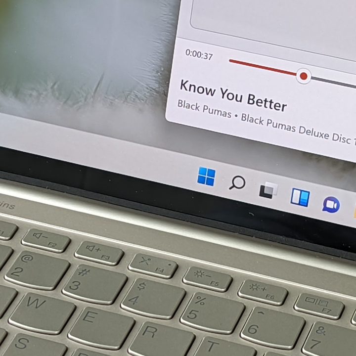 The soundbar on the Slim 9i.