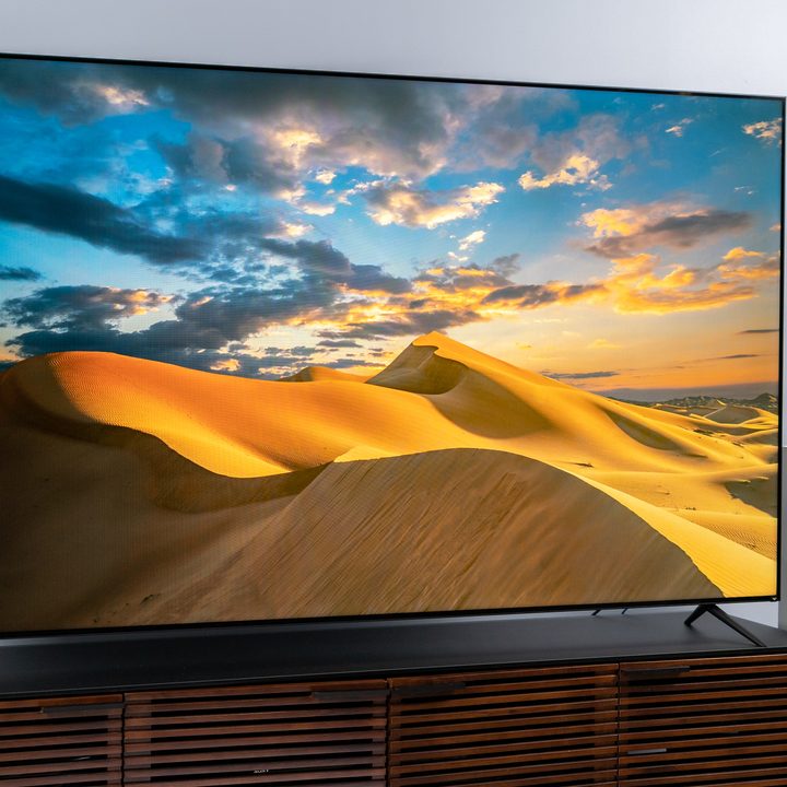 Beautiful sand dunes seen on the amazing Vizio 85 P-Series Quantum X's display..