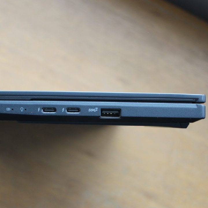 The ports on the right side of the Zenbook Pro 14 Duo.