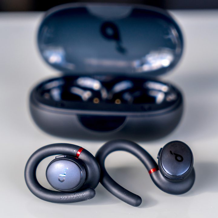anker soundcore sport x10 review front