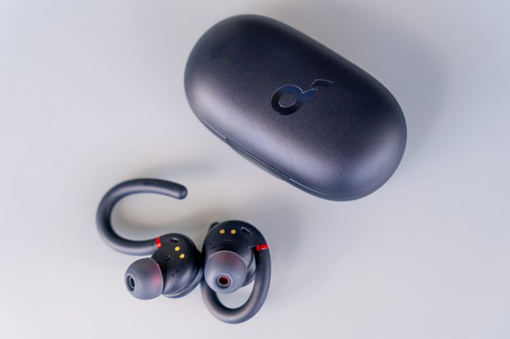 Anker Soundcore Sport X10 ear hooks.