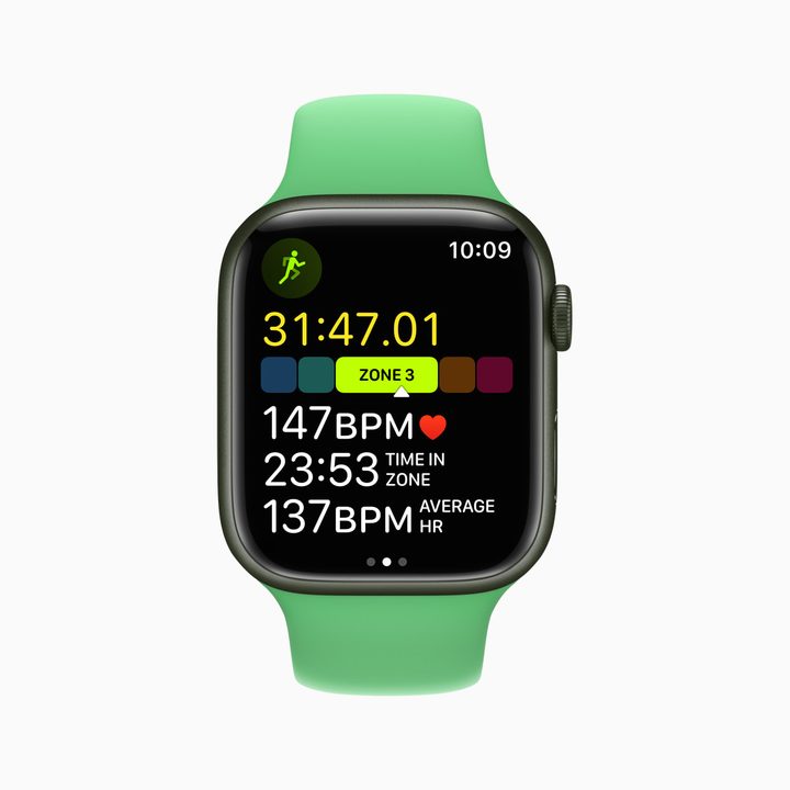 The new watchOS 9 Workout app on an Apple Watch, showing different heart rate zones.