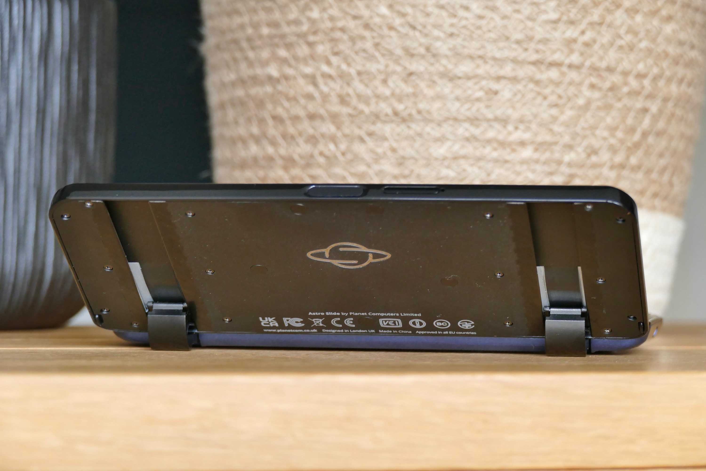 The back hinge on the Planet Computers Astro Slide 5G.