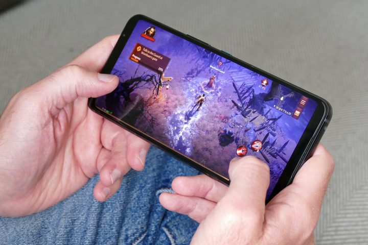 Playing Diablo Immortal on the Asus ROG Phone 5.