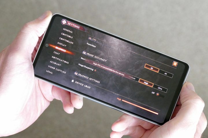 Diablo Immortal's FPS setting on the Samsung Galaxy A53.