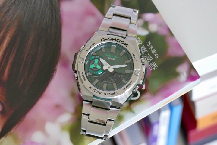 Top down view of the Casio G-Shock GST-B500.