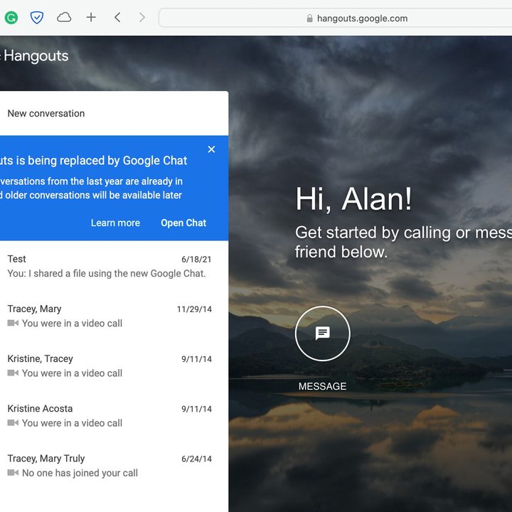The Google Chat transition warning in the Hangouts window.