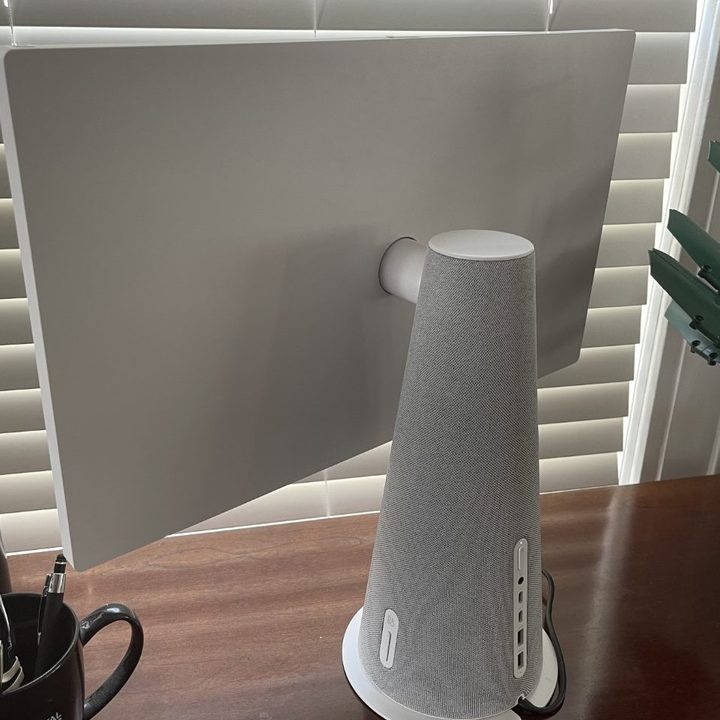 The back of the HP Chromebase All-in-One 22.
