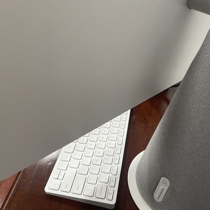 The back of the HP Chromebase all in one.