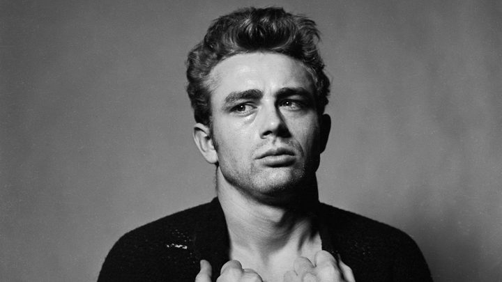 Film still of James Dean looking to his right.