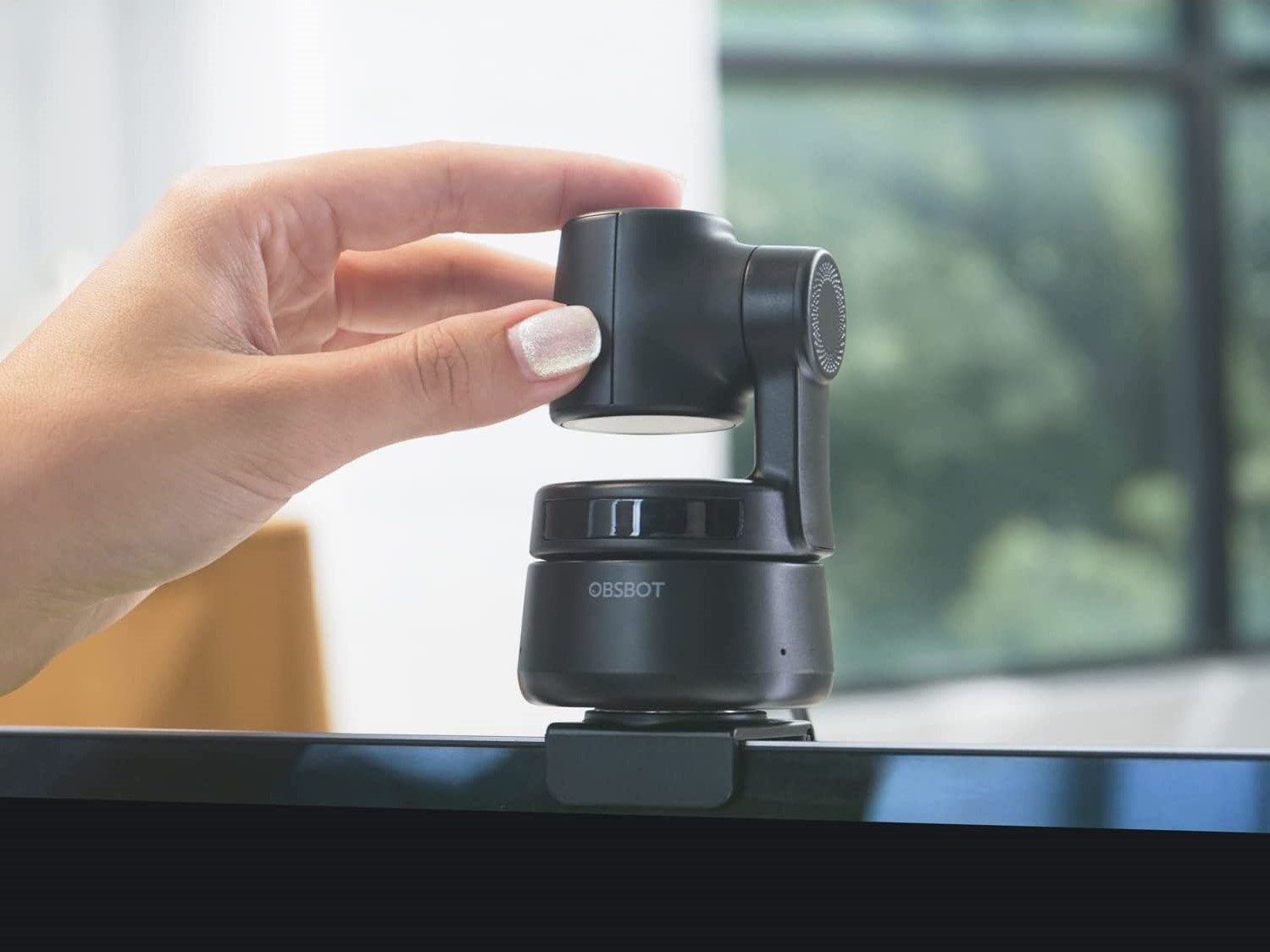 OBSBOT Tiny 4K is a petite UHD webcam with AI-powered OBSBOT Tiny 4K is a petite UHD webcam with AI-powered