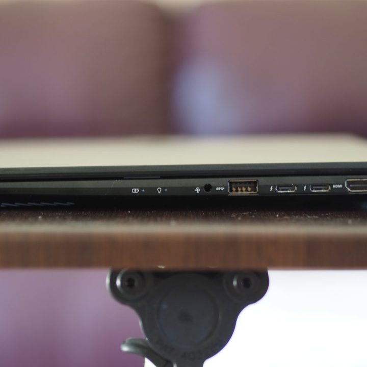 asus vivobook s 14x s5402 review right side view