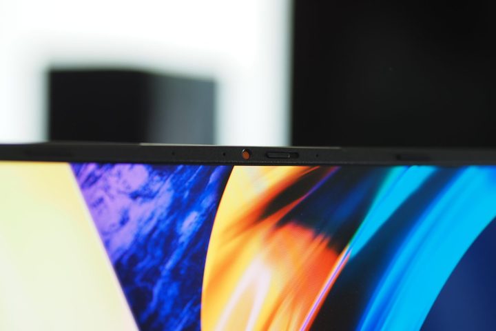 Asus Vivobook S 14X webcam view.