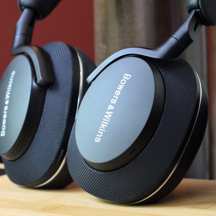 Bowers & Wilkins Px7 S2 close-up.